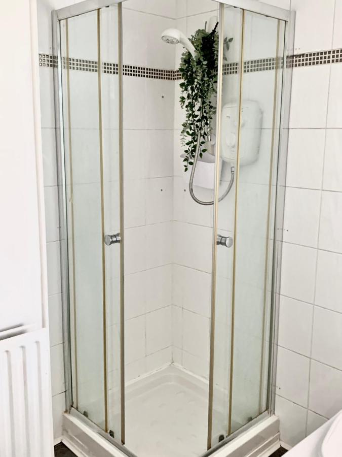 Contemporary 2 Bedroom Victorian Town House - Sleeps Up To 6 Kimberley  Esterno foto