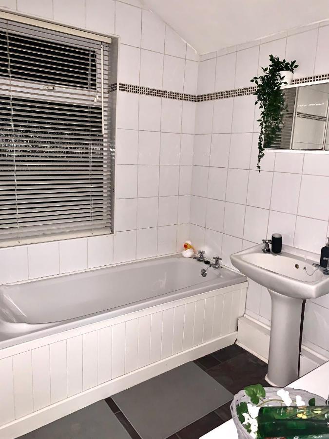 Contemporary 2 Bedroom Victorian Town House - Sleeps Up To 6 Kimberley  Esterno foto