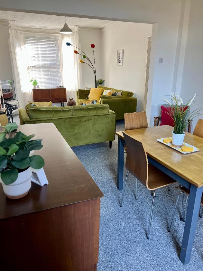 Contemporary 2 Bedroom Victorian Town House - Sleeps Up To 6 Kimberley  Esterno foto