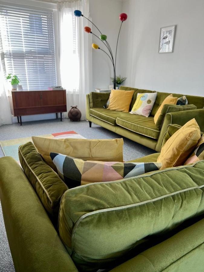 Contemporary 2 Bedroom Victorian Town House - Sleeps Up To 6 Kimberley  Esterno foto